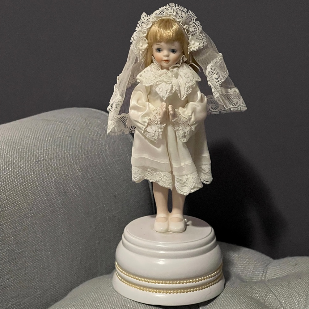 First Communion Musical Fugurine